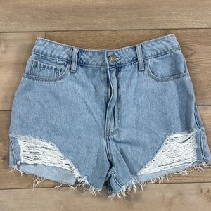 Hollister Women’s Ultra High Rise Distressed Mom Shorts Light Wash Size 5